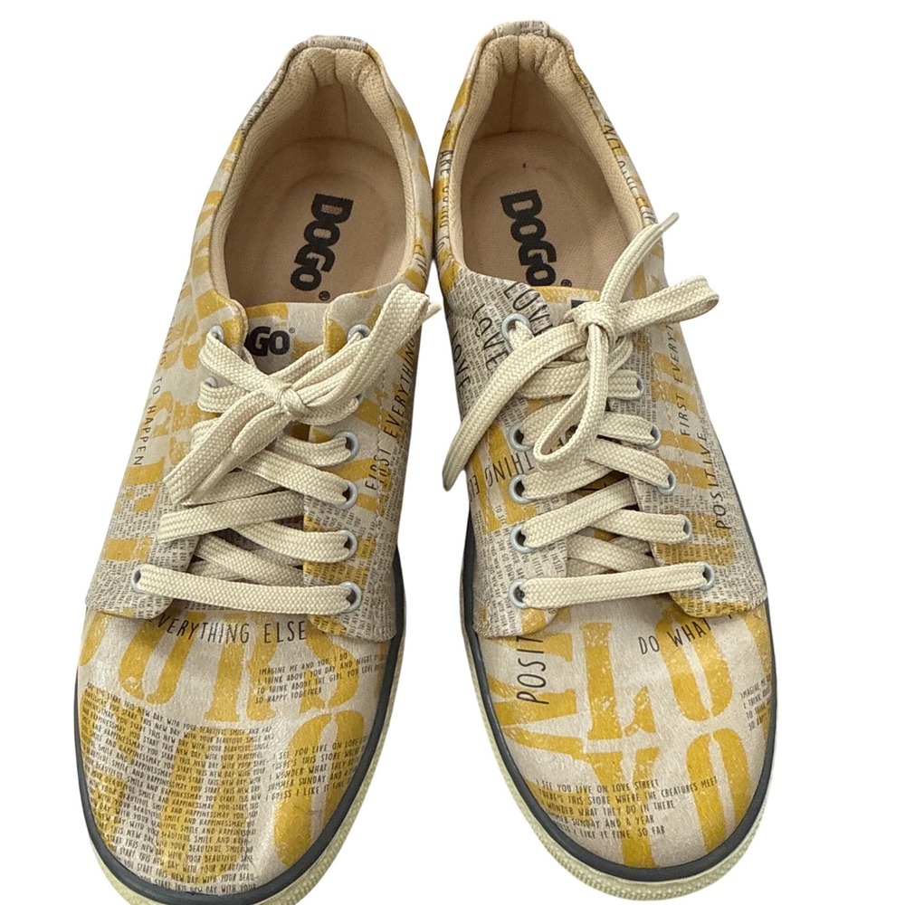 DOGO Zapatillas POSITIVE LOVE Street Yellow Newspaper Print Sneakers Size 39